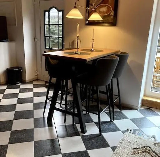 Gemuetliches In Ruhiger Lage. *